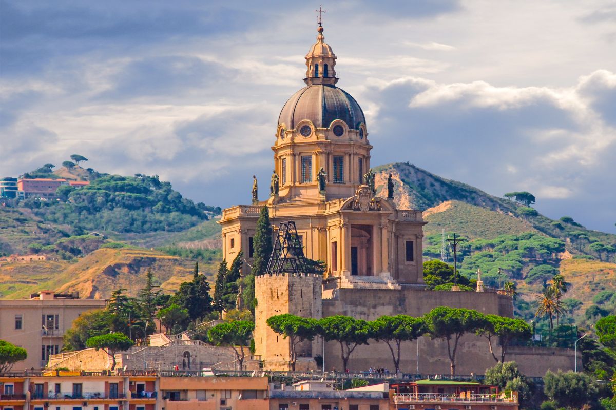  Rejs Śródziemnomorska Odyseja z Savony do Stambułu z polskim pilotem - Costa Fortuna kabina wewnętrzna 2 osobowa 