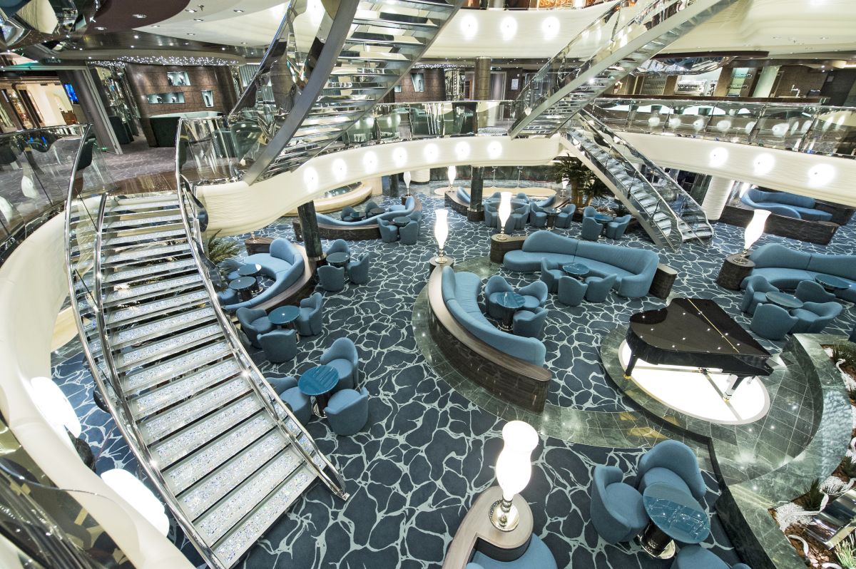  Rejs do krainy ognia i lodu - Islandia i Szkocja z polskim pilotem - MSC Preziosa kabina z balkonem 2 osobowa 