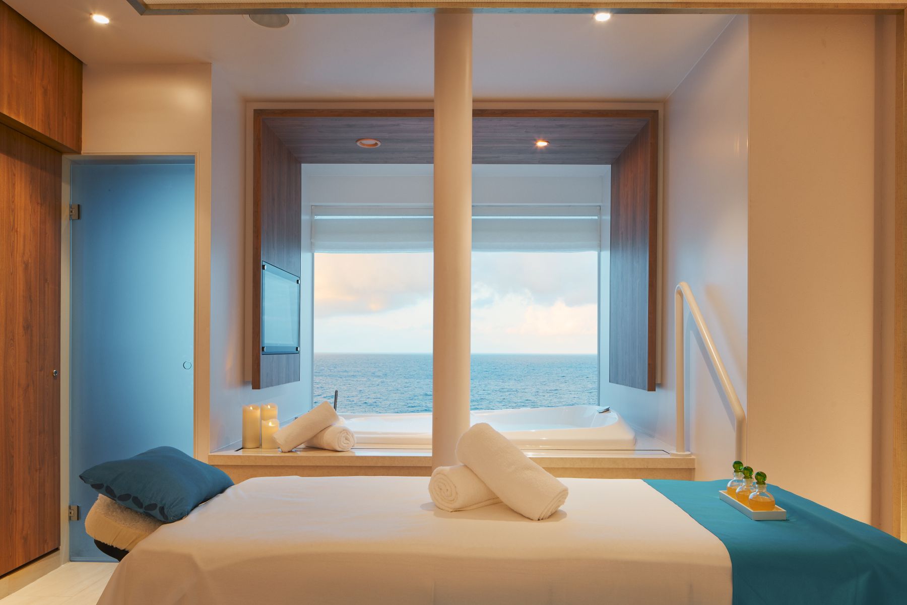  Rejs Słoneczne Morze Śródziemne z Ibizą i Sycylią z Rzymu z polskim pilotem - Costa Smeralda kabina z balkonem 2 osobo 