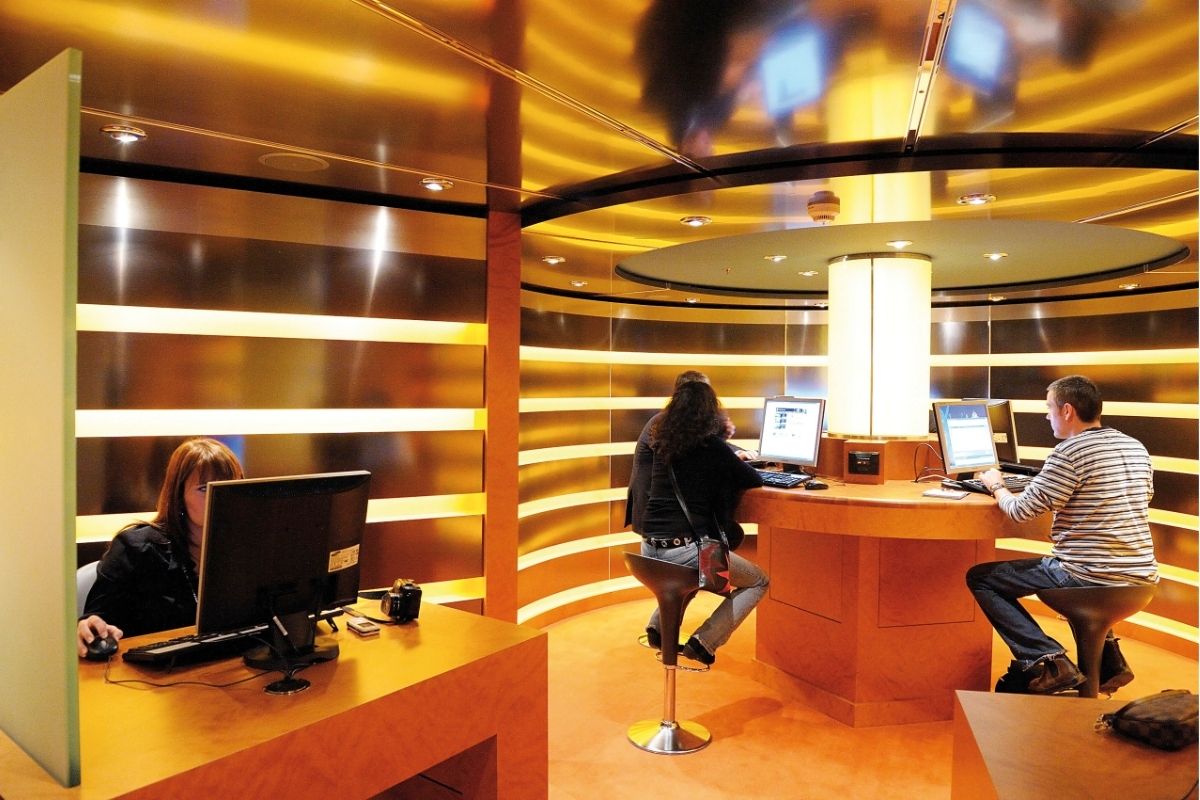  Rejs Ameryka Środkowa: Kawa, Dżungla i Plaże Karaibów z polskim pilotem - MSC Poesia - kabina wewnętrzna 2 osobowa 