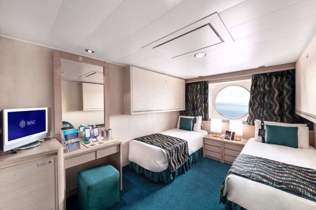  Rejs Ameryka Środkowa: Kawa, Dżungla i Plaże Karaibów z polskim pilotem - MSC Poesia - kabina wewnętrzna 2 osobowa 