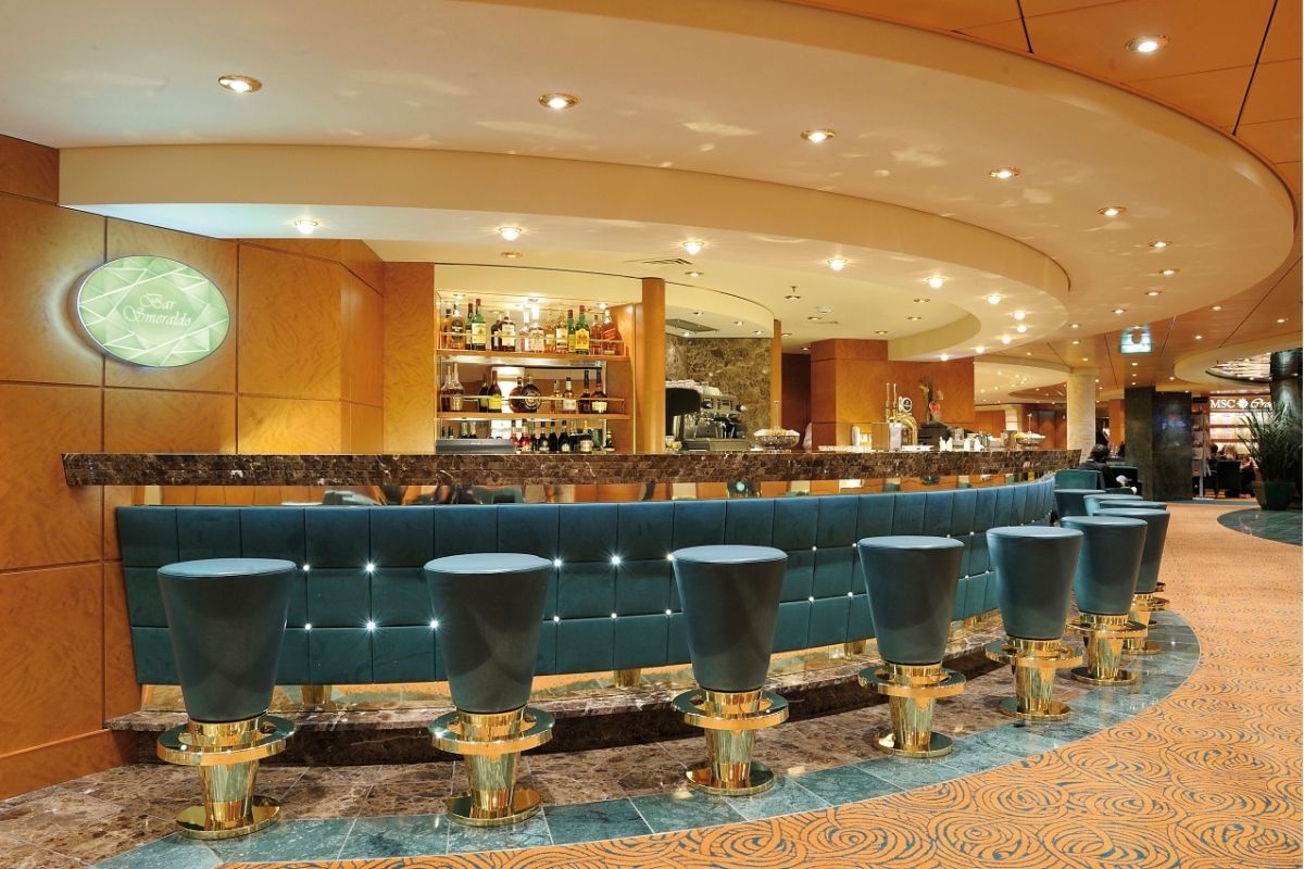  Rejs Ameryka Środkowa: Kawa, Dżungla i Plaże Karaibów z polskim pilotem - MSC Poesia - kabina z oknem 2 osobowa 